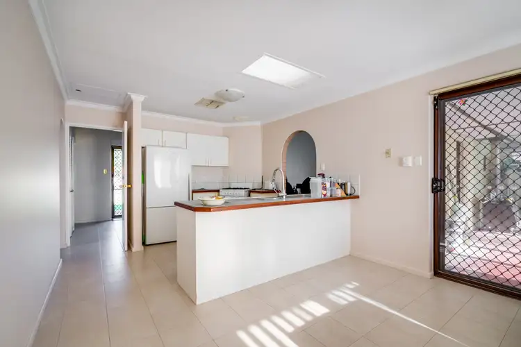 37 Tamarind Crescent, Kelmscott WA 6111