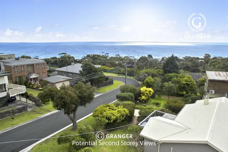 2 Outlook Road, Mccrae VIC 3938