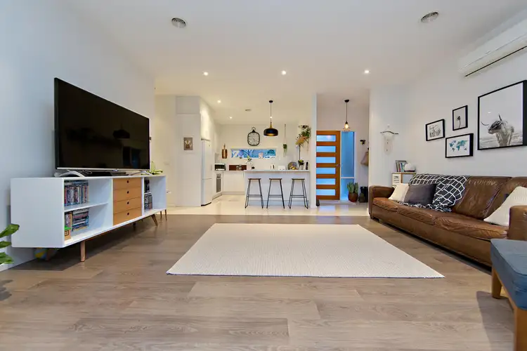 2/2 Seaton Court, Somerville VIC 3912