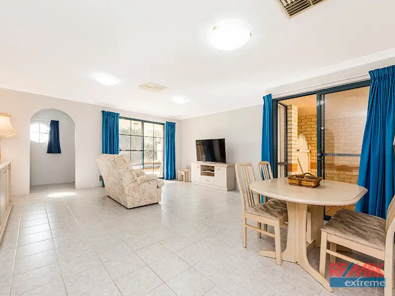 Main view of Homely villa listing, 6/10 Langbank Close, Kinross WA 6028