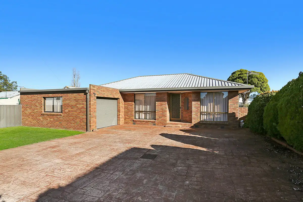 Main view of Homely townhouse listing, 2/61 Gravesend Street, Colac VIC 3250