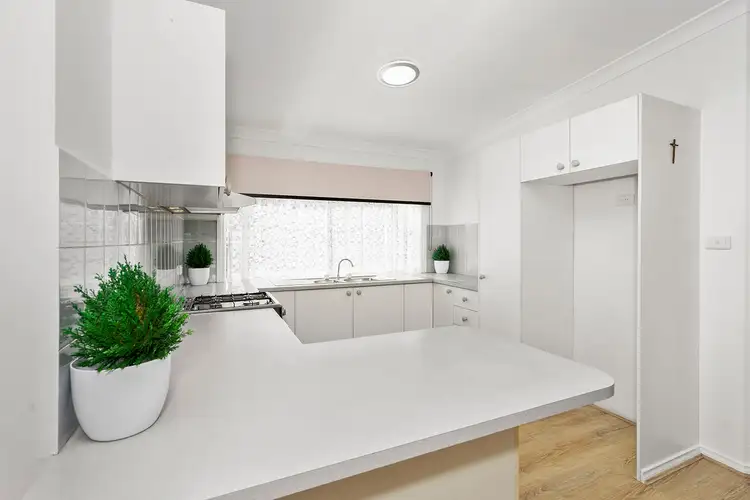 10 Fifth Avenue, Green Point NSW 2251