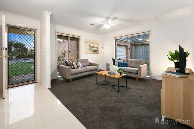 Second view of Homely house listing, 6 Gillian Place, Pakenham VIC 3810