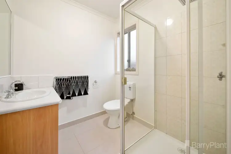 Fifth view of Homely house listing, 6 Gillian Place, Pakenham VIC 3810