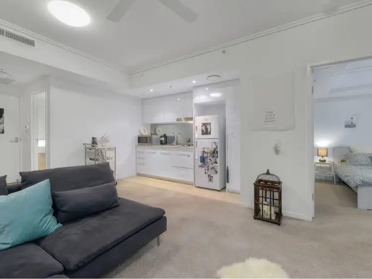 8 Harbour Road, Hamilton QLD 4007