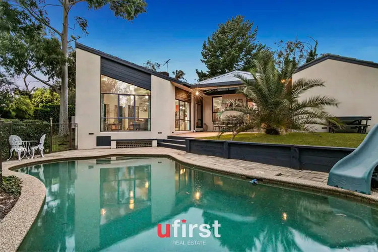 16 Piper Crescent, Frankston South VIC 3199