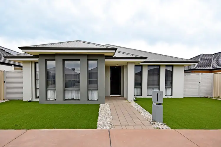 34 Melnik Street, Caversham WA 6055