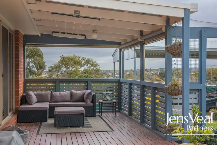 18 Watson Drive, Mount Pleasant VIC 3350