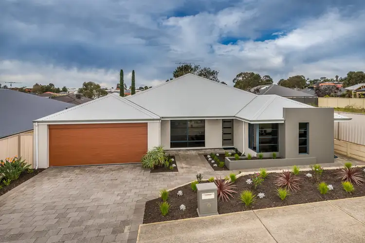 9 Capri Leone Way, Sinagra WA 6065