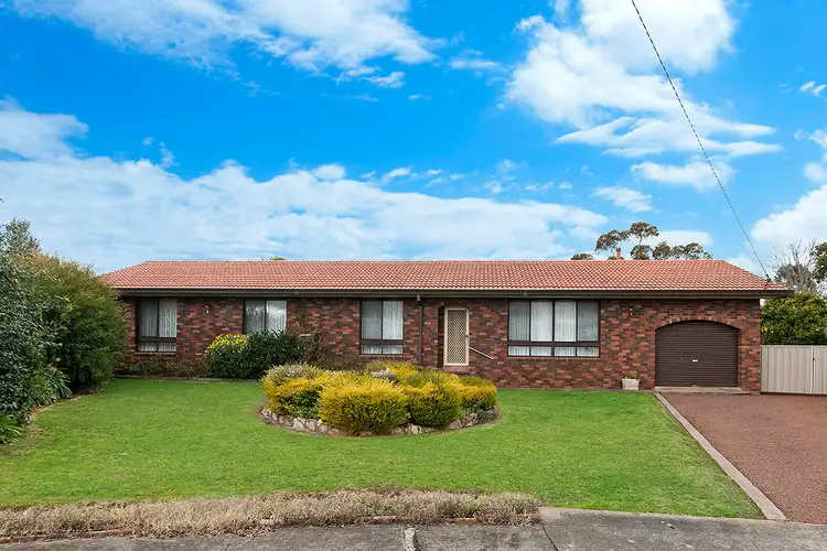 16 Hewett Court, Hamilton VIC 3300