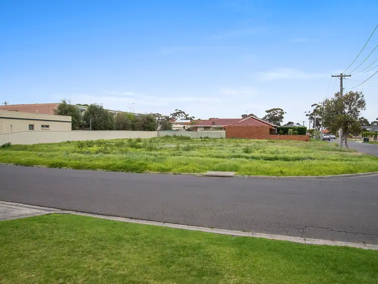 Third view of Homely house listing, 2 Zagreb Court, Keilor Park VIC 3042