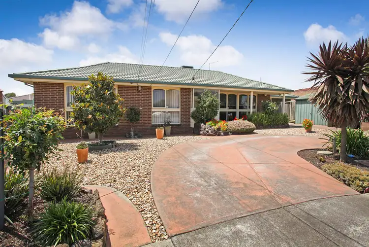 4 Acuba Close, St Albans VIC 3021
