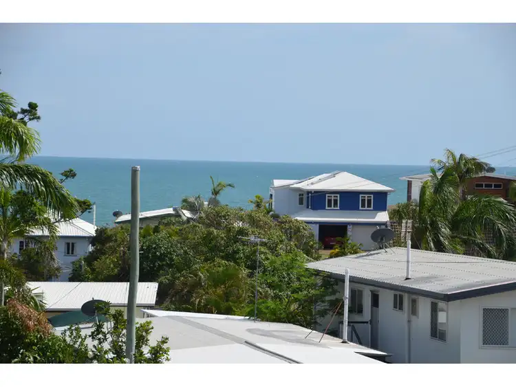 42 Matthew Flinders Drive, Cooee Bay QLD 4703