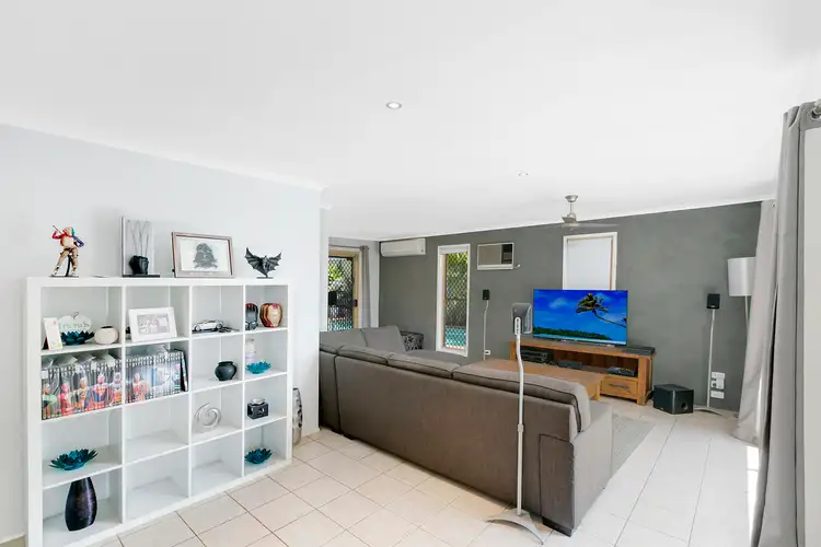 Sixth view of Homely house listing, 20 Sue Court, Highland Park QLD 4211