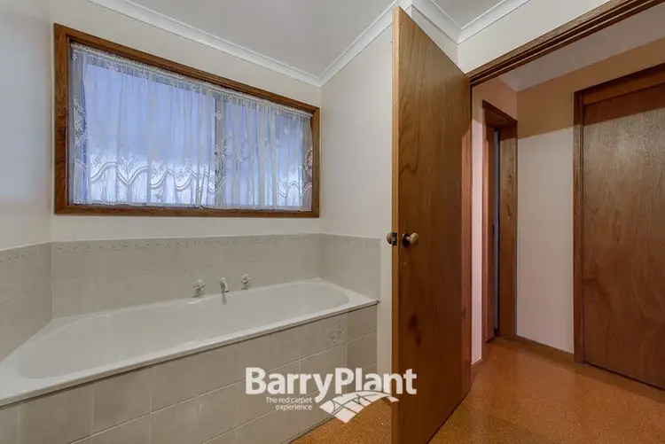Sixth view of Homely house listing, 8 Thomas Court, Warragul VIC 3820