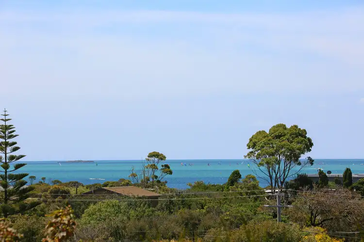 15 Brooks Avenue, Blairgowrie VIC 3942