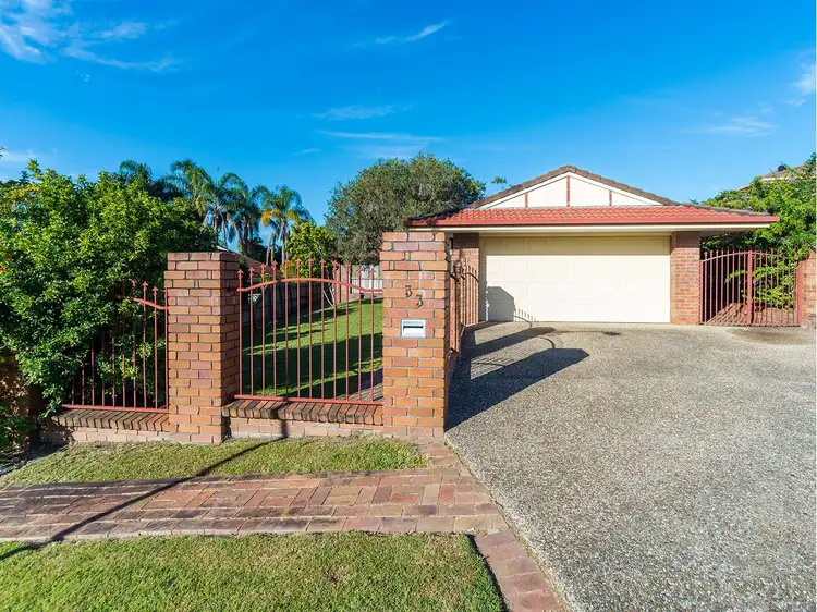 33 Dromana Crescent, Helensvale QLD 4212