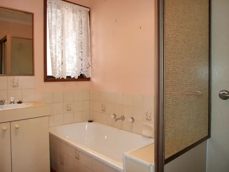 Seventh view of Homely unit listing, 4/4 Reservoir Road, Moe VIC 3825