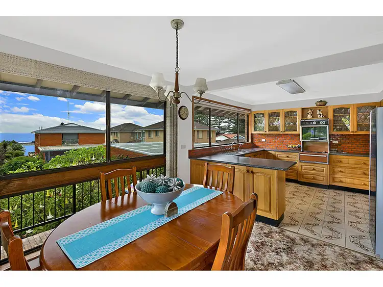 9 Charlton Avenue, Toowoon Bay NSW 2261
