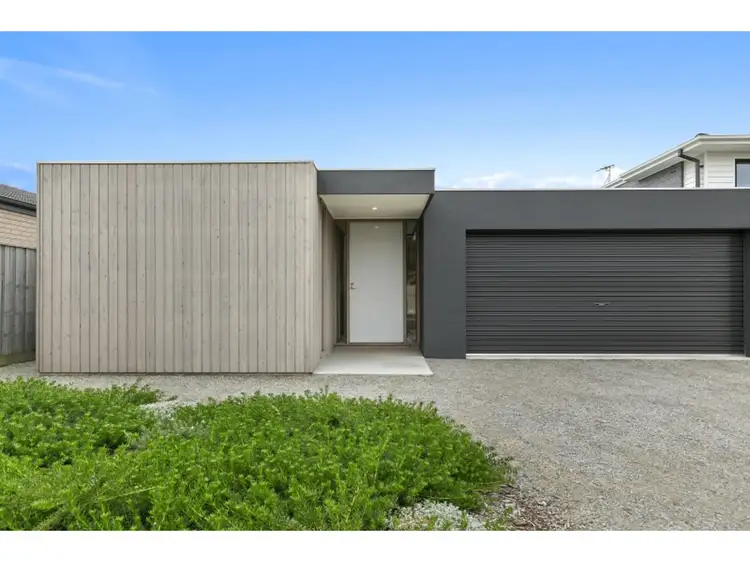 16 Shorebreak Street, Torquay VIC 3228