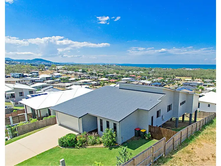 10 Ridge Avenue, Lammermoor QLD 4703