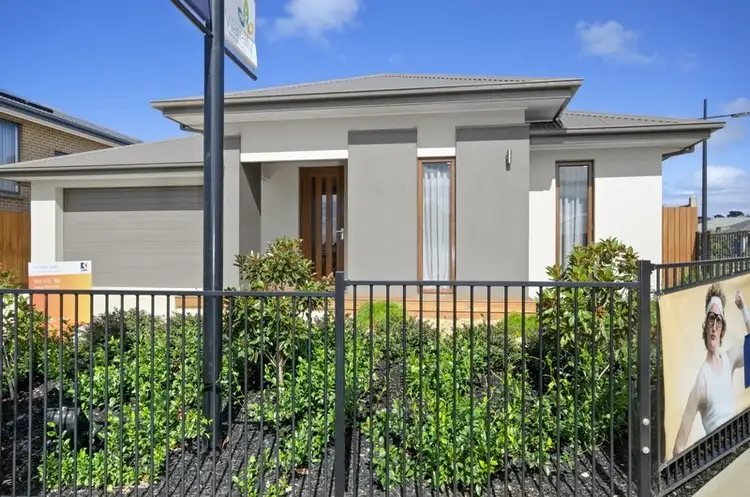 35 Coastside Drive, Armstrong Creek VIC 3217