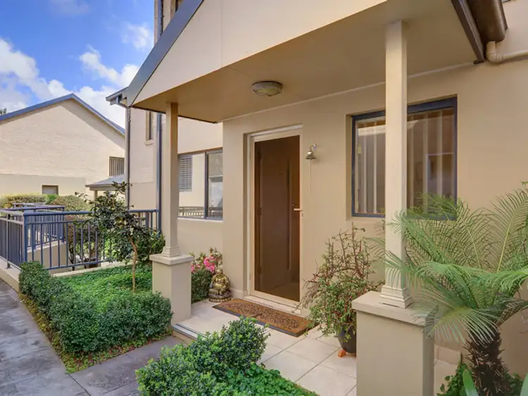 17/6-12 Nursery Street, Hornsby NSW 2077