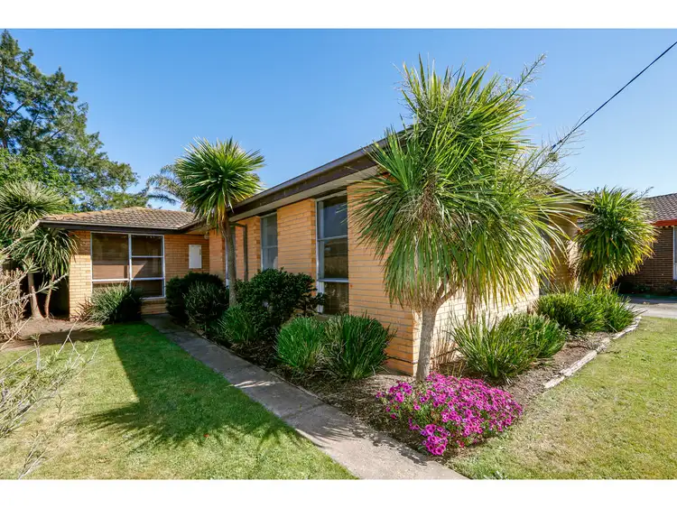 13 Jackson Avenue, Sale VIC 3850