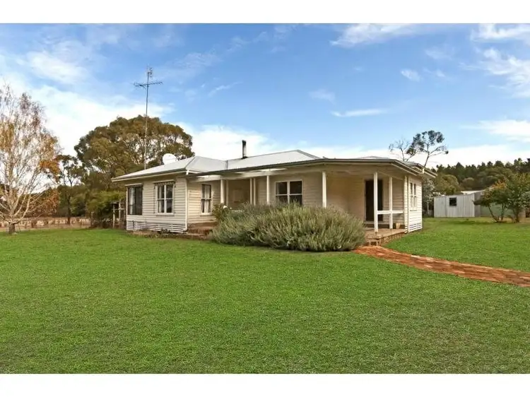 2132 Mt Napier Road, Hamilton VIC 3300