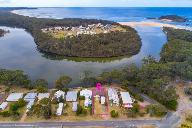 28 Centre Street, Lake Tabourie NSW 2539