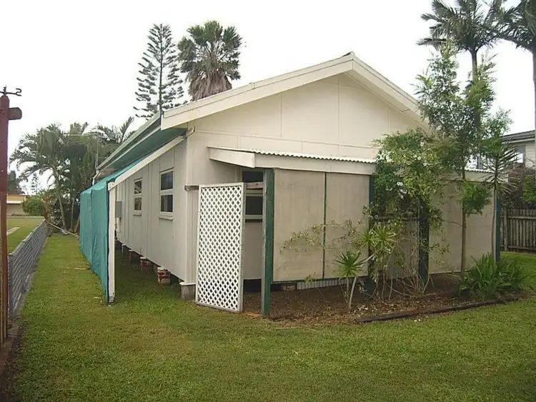 72 Bathurst Street, Elliott Heads QLD 4670