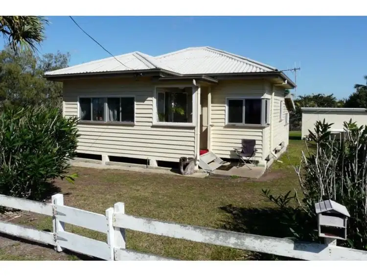 2 The Esplanade, Elliott Heads QLD 4670