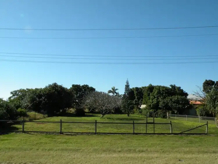 12 Scott Street, Burnett Heads QLD 4670