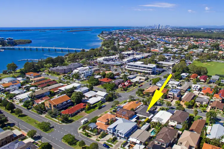 2/23 Victor Avenue, Paradise Point QLD 4216