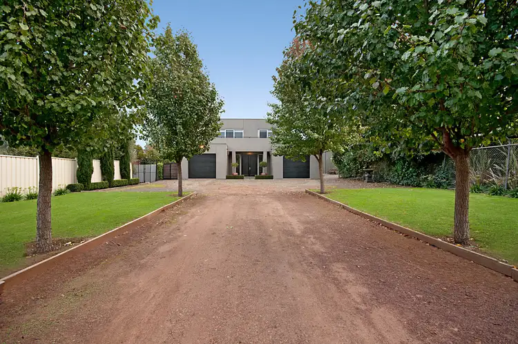 15 Brown Street, Hamilton VIC 3300