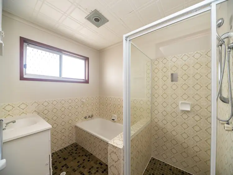 Seventh view of Homely house listing, 9 Donald Avenue, Paradise Point QLD 4216