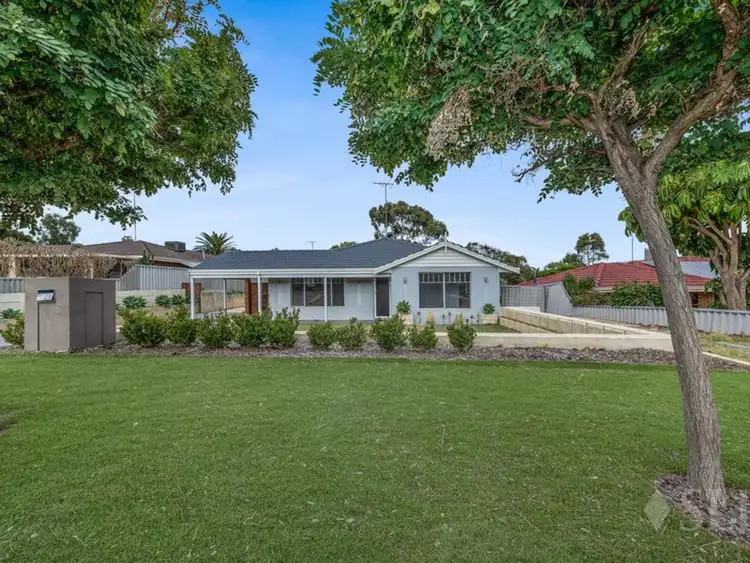 4 Tarata Close, Halls Head WA 6210