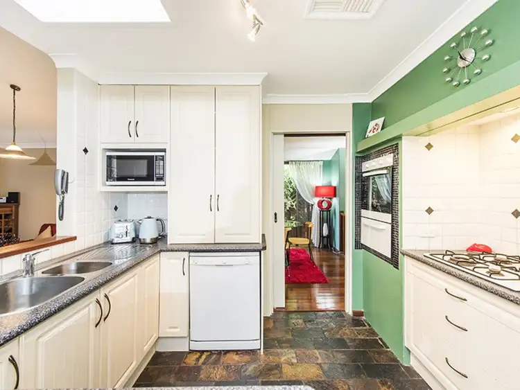 Fifth view of Homely house listing, 4 Lakeview Place, Bibra Lake WA 6163