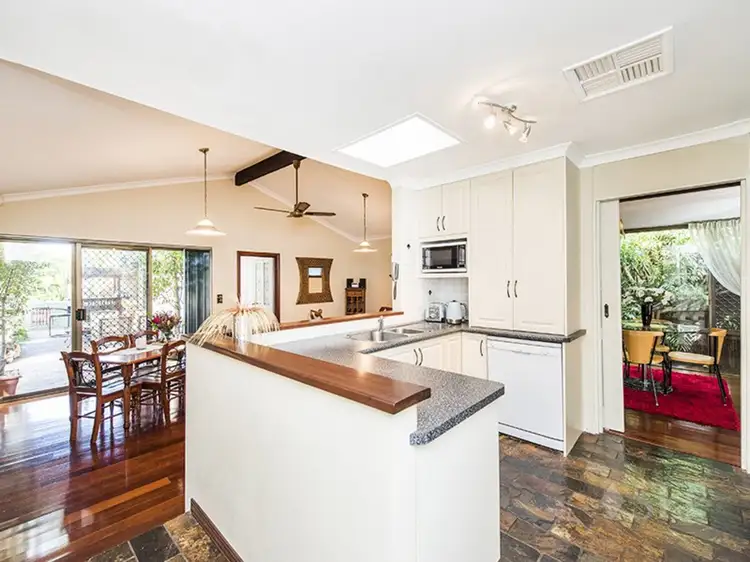 Sixth view of Homely house listing, 4 Lakeview Place, Bibra Lake WA 6163