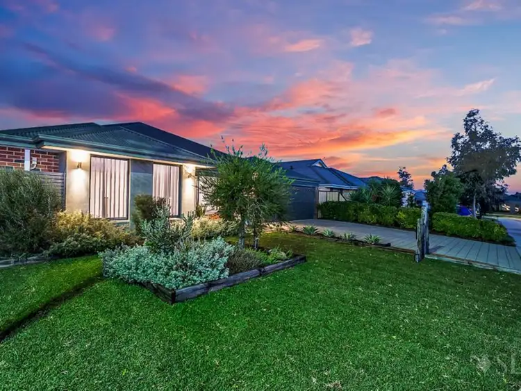Second view of Homely house listing, 8 Strowan Pass, Carramar WA 6031