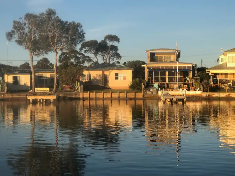 25 Lake View Drive, Burrill Lake NSW 2539