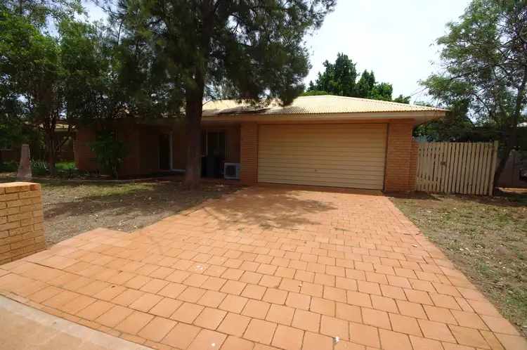 8 Birch Place, Baynton WA 6714