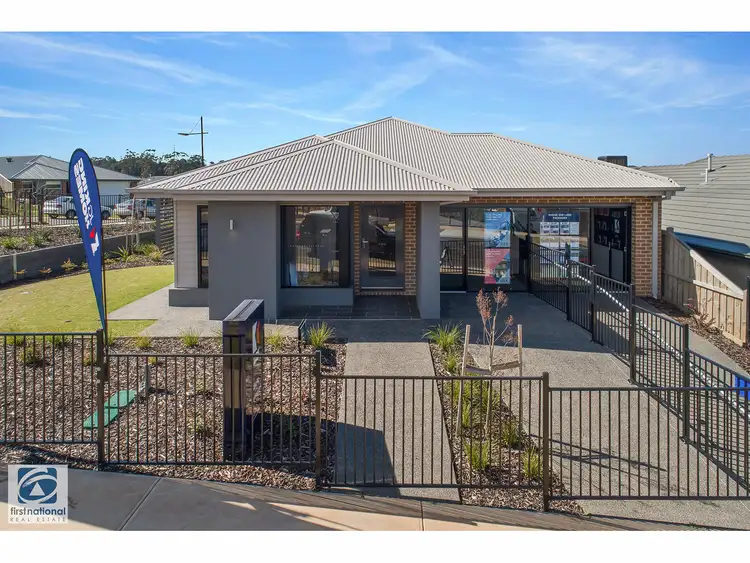 Second view of Homely house listing, 31 Highvale Rise, Warragul VIC 3820