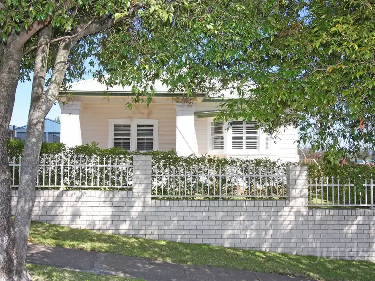 11 Hall Street, Cessnock NSW 2325