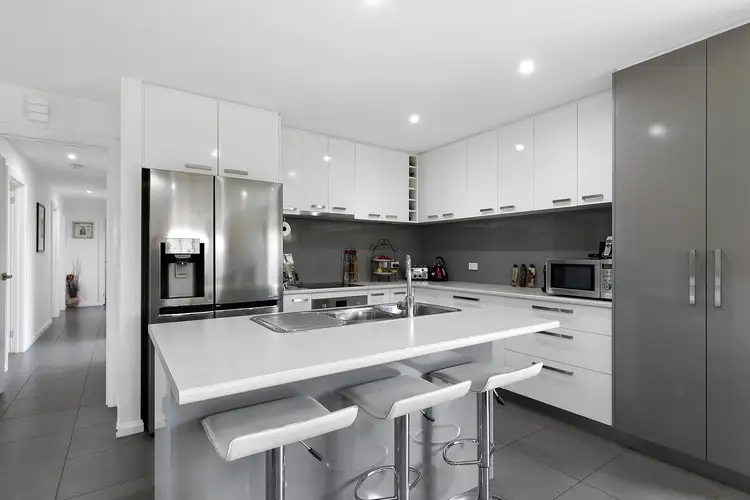 Second view of Homely house listing, 5 Newman Place, Winchelsea VIC 3241