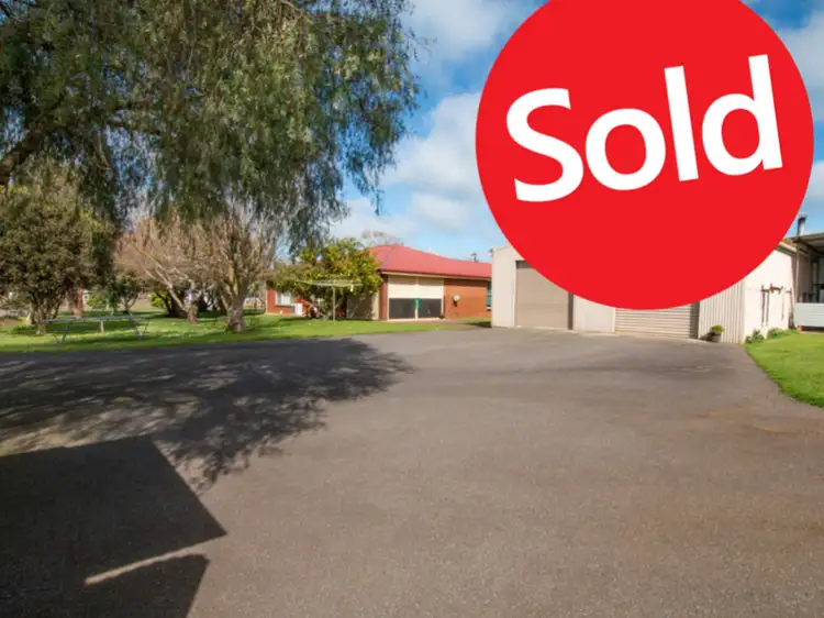 43 Mackinnons Bridge Road, Noorat VIC 3265