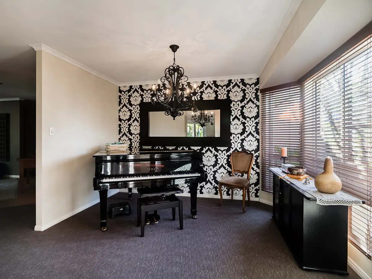 Main view of Homely house listing, 5 Briggs Court, Carindale QLD 4152