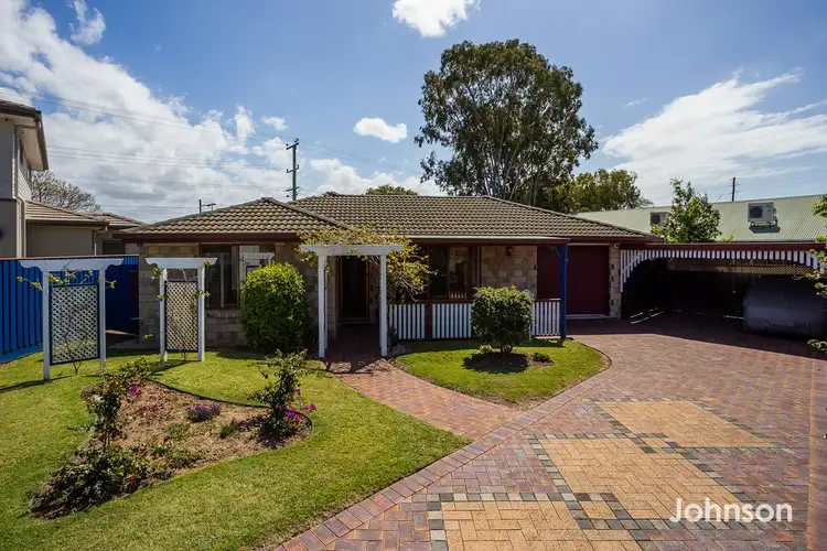 9 Douglas Close, Wynnum West QLD 4178