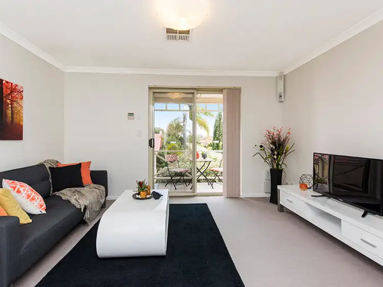 8/78 Clydesdale Street, Como WA 6152