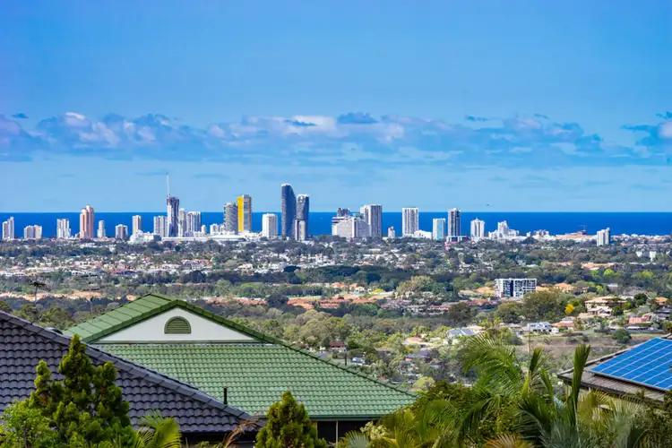 4 Mercure Place, Highland Park QLD 4211
